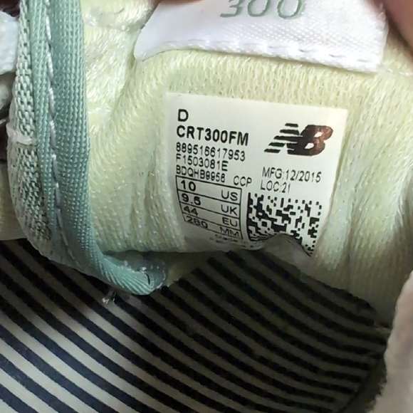 New Balance 300 Green Canvas Sneakers - Picture 7 of 8